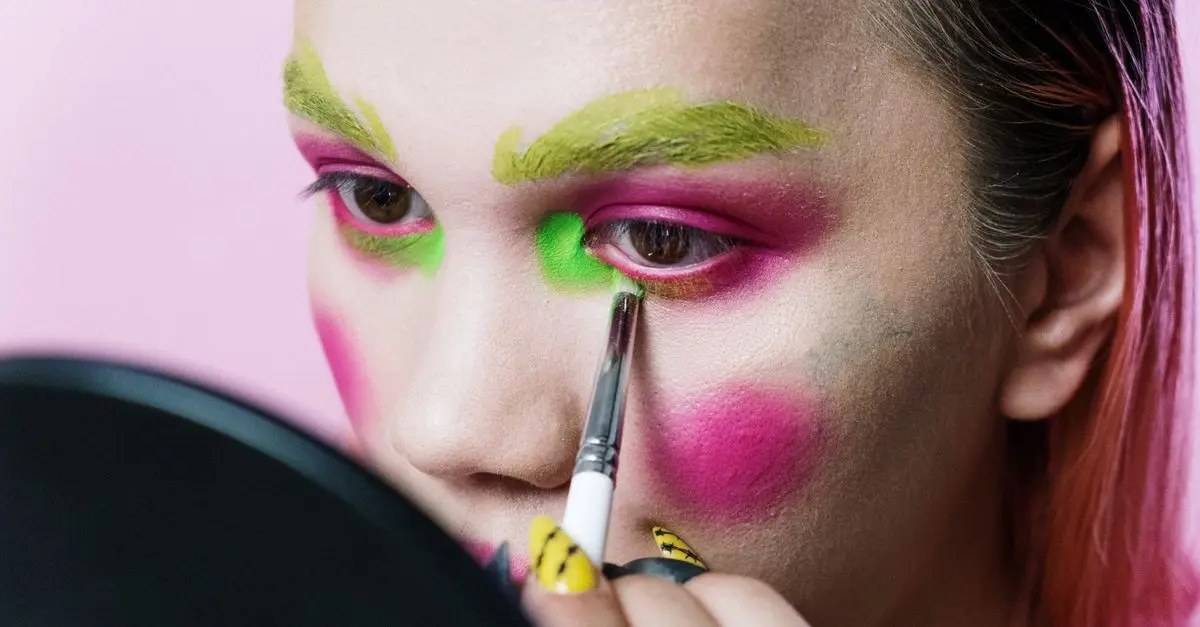Comment réussir un maquillage hybride pour les peaux sèches