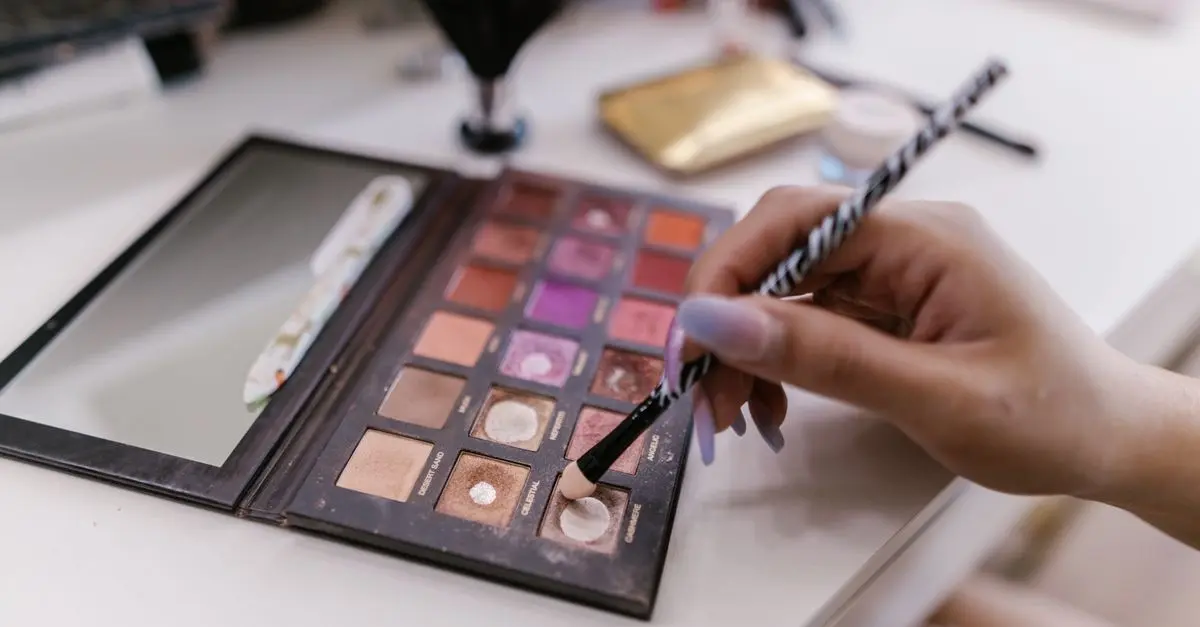 Maquillage hybride : astuces pour une application impeccable