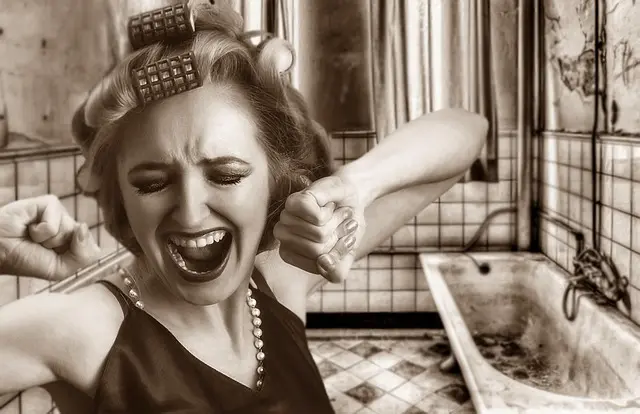 Les secrets d'un maquillage hybride impeccable pour les peaux sensibles