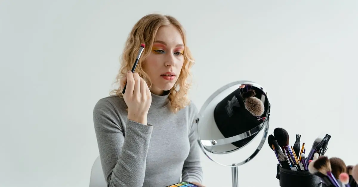 Maquillage hybride : comment réaliser un smoky eye ?