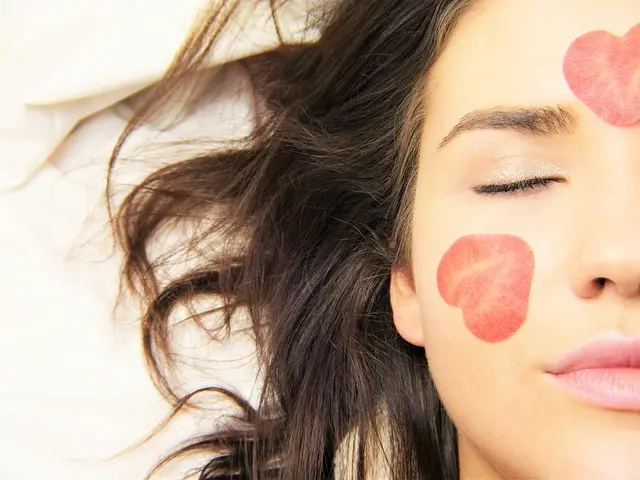 Comment choisir le bon maquillage hybride pour votre teint