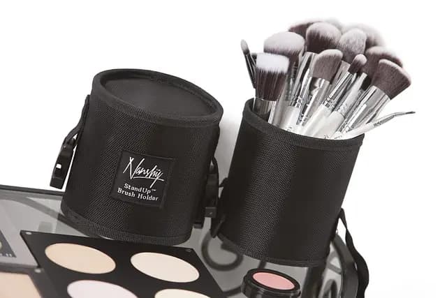 Comment intégrer le maquillage hybride dans votre routine quotidienne