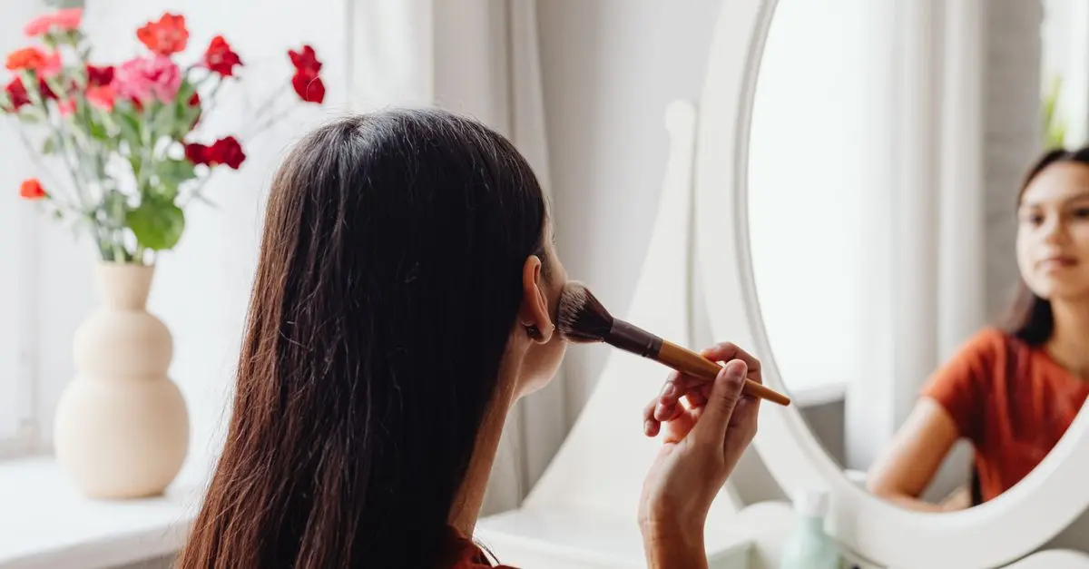 Les bases du maquillage hybride : astuces pour bien débuter
