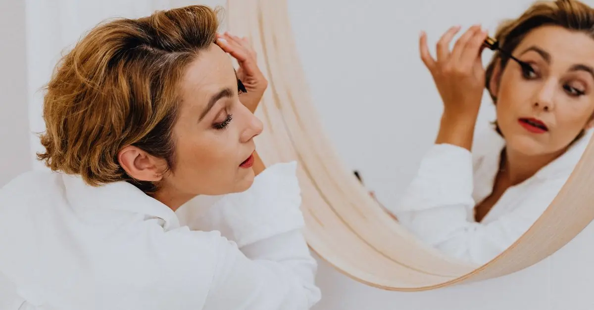 Les secrets de la longévité du maquillage hybride