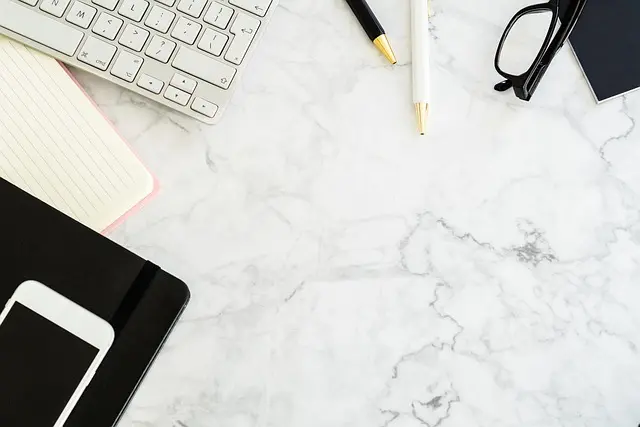 Les 5 secrets d'un maquillage hybride durable et éclatant