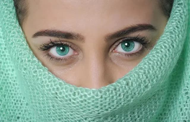 Maquillage hybride : Astuces pour une application parfaite