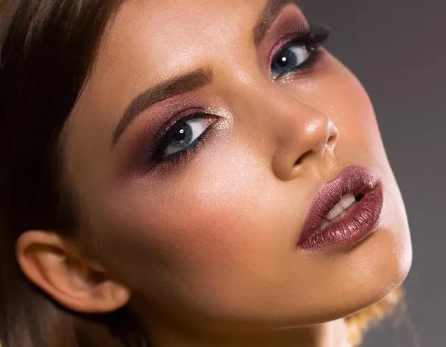 Maquillage hybride : comment l'adapter à votre routine beauté