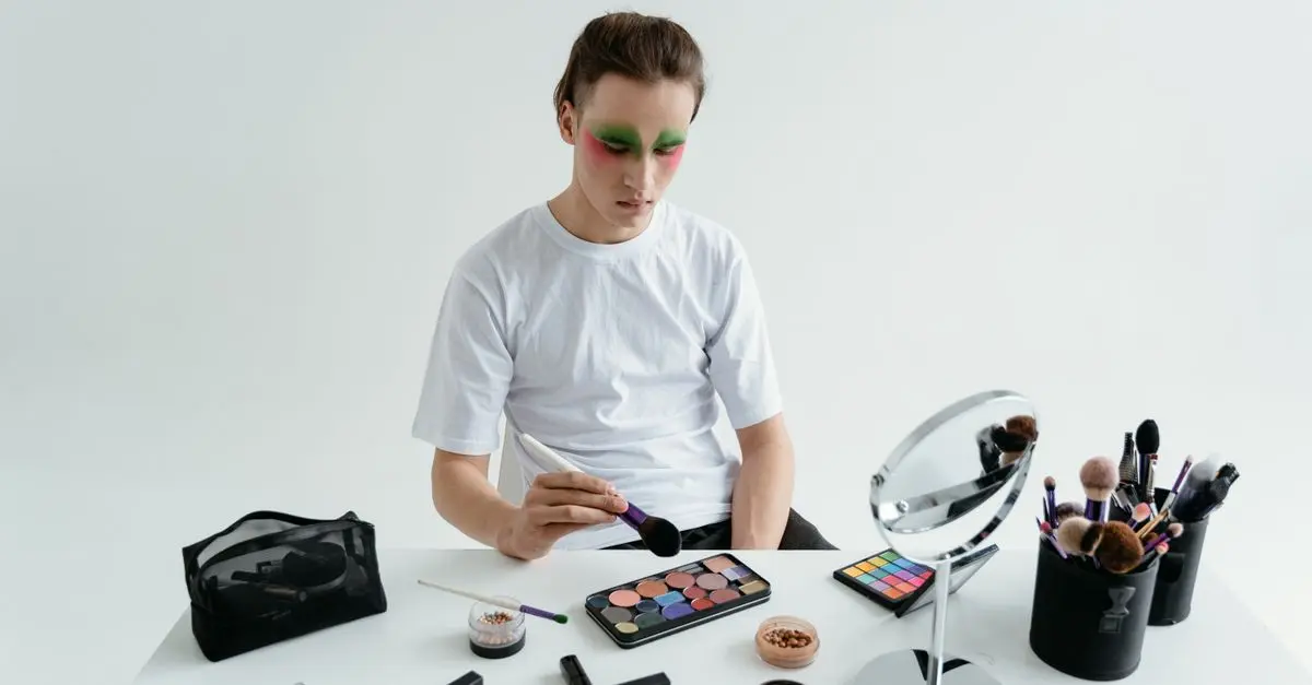 Maquillage hybride pour les hommes : options et conseils