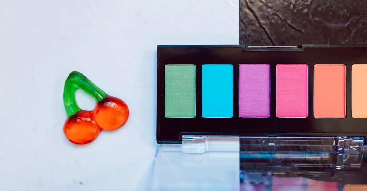 Les produits incontournables en maquillage hybride