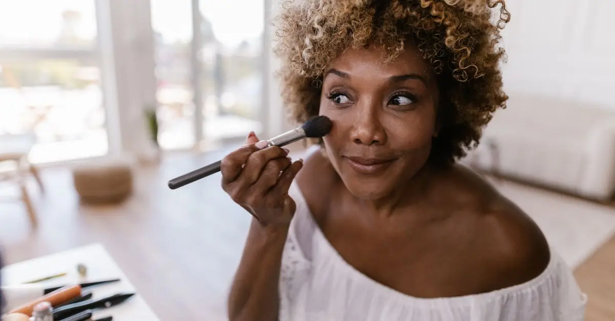 Comment appliquer le maquillage hybride comme un pro