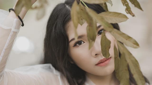 Maquillage hybride : 5 astuces pour un look lumineux et naturel
