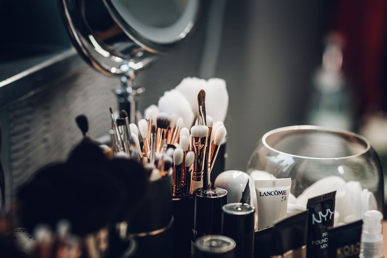 Les secrets d'un maquillage hybride adapté à tous les types de peau